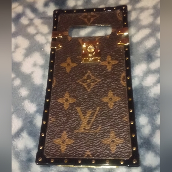 TRUNK L V  -  S - 10 PLUS PHONE CASE - Picture 6 of 8
